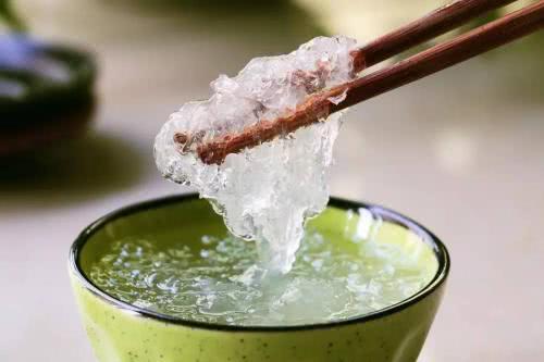 燕窝、雪蛤、花胶，过年前这样的保健品，看中老人要不要购买？