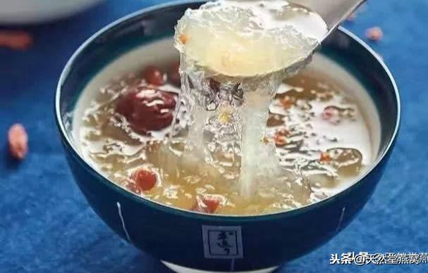 小孩小孩你别馋，过了腊八就是年，这碗燕窝腊八粥，唤醒你的童年