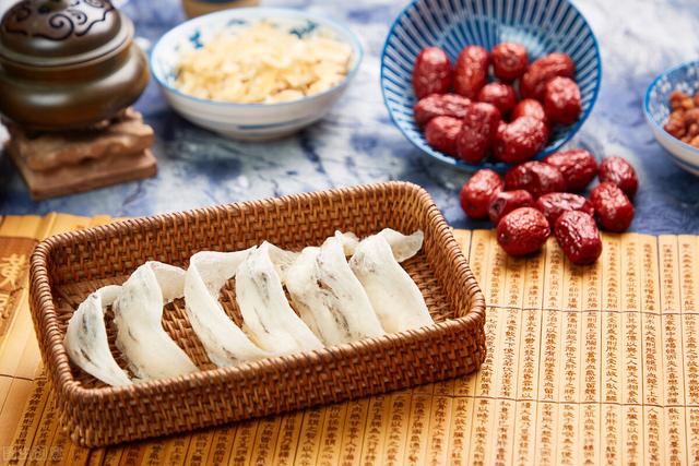 燕窝和自热米饭，哪个营养价值高？