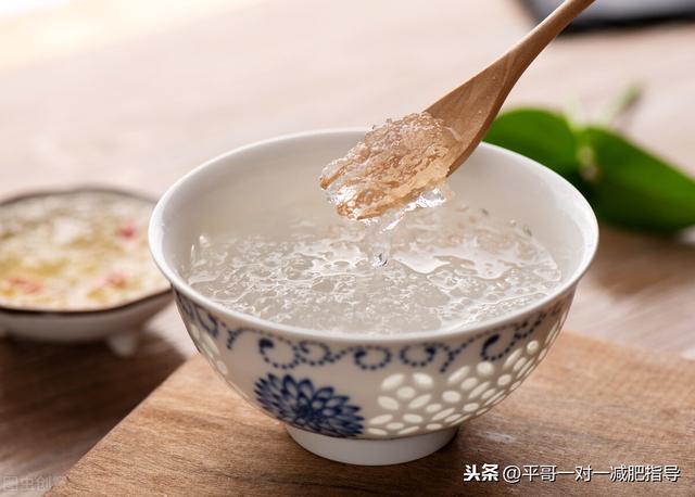 吃燕窝是交智商税吗？没错！它的营养价值被夸大了