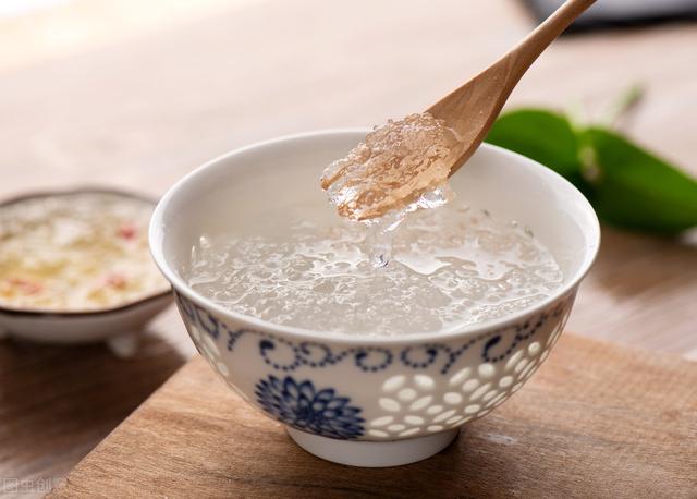 燕窝为什么那么名贵，燕窝究竟“补”什么？细说燕窝两、三事