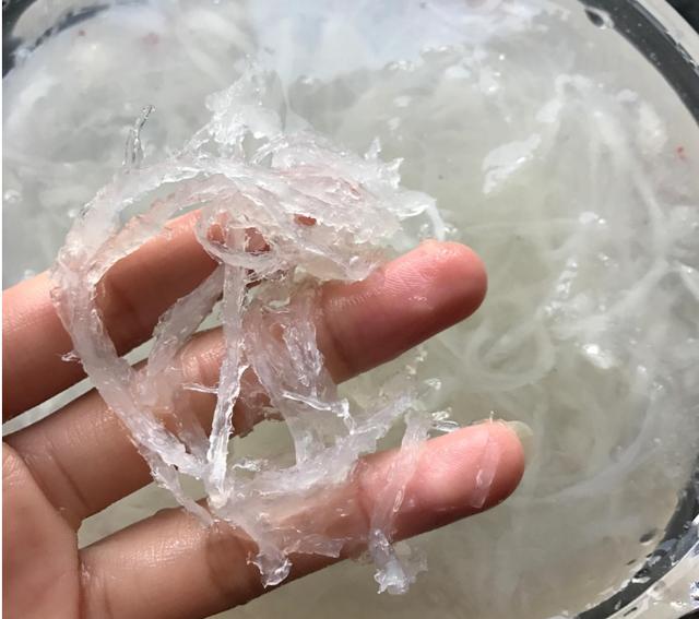 辛苦炖燕窝给怀孕的妻子吃，为什么看起来像粉条？