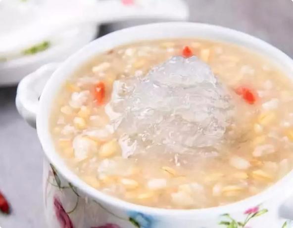 食谱｜夏季这样做燕窝，全家健康不生病