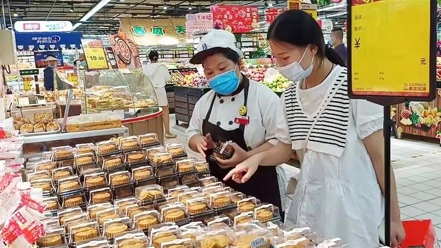 燕窝、黑松露、佛跳墙做馅料，月饼“内卷”玩出新花样