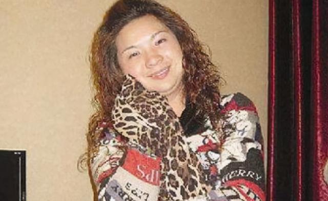 “富婆”李宝华被扒皮：极品燕窝漱口，60万打抗老针，结局如何？
