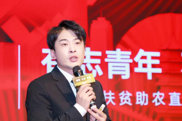 网红辛巴新年首露面，旗下徒弟集体亮相庆祝开工，不受燕窝影响