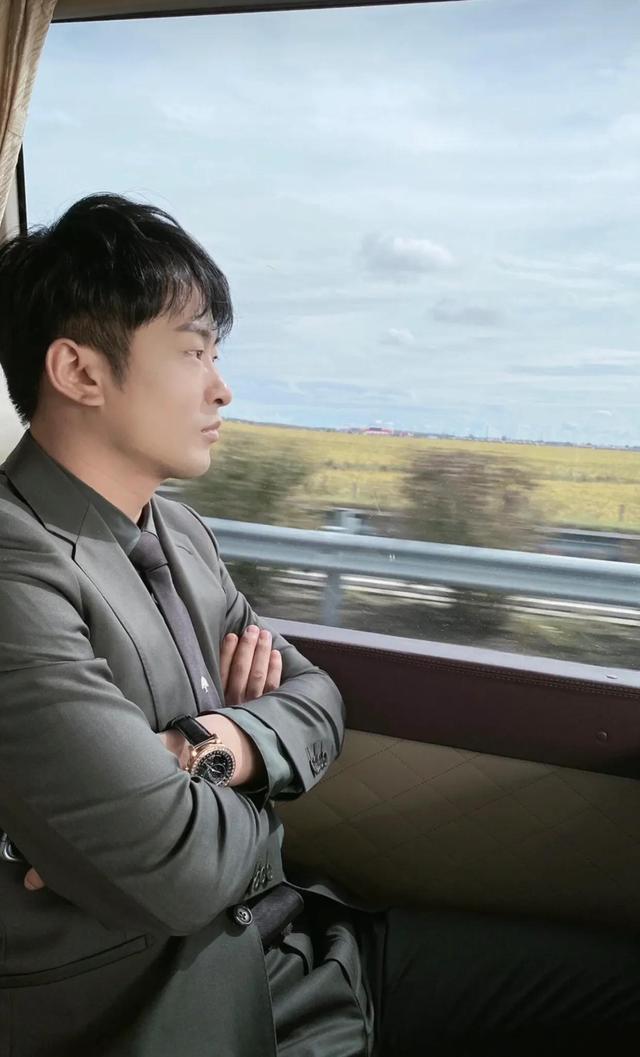 辛巴再谈燕窝事件，直言他自己一直在反省，以前太过相信品牌方