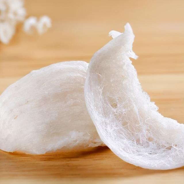 干燕窝一定是纯白吗？发黄的干燕窝还能食用吗？