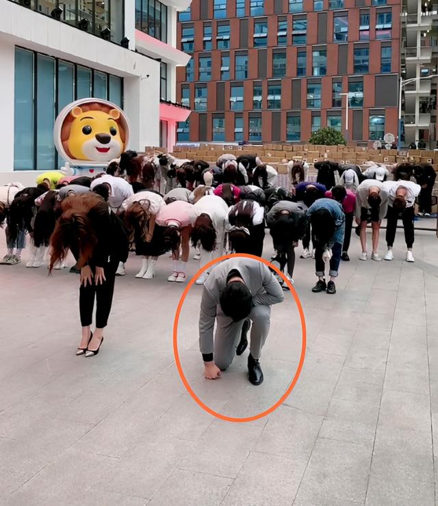 辛巴真要凉凉了？“假燕窝”事件再次上演，连打假人都被惊动了